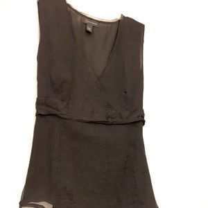 Context sleeveless top